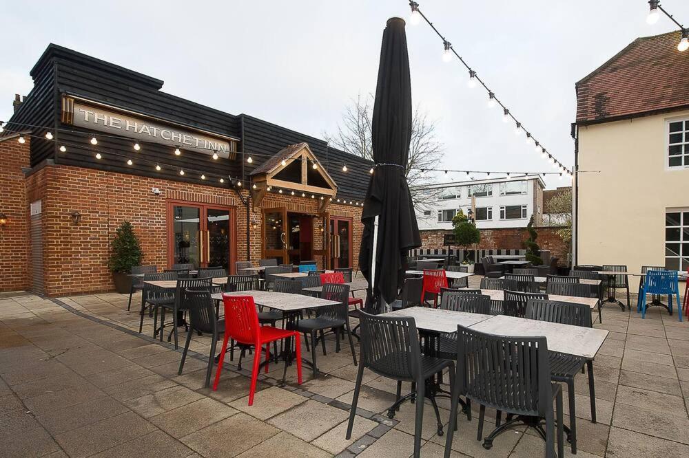The Hatchet Wetherspoon 3* Newbury (Berkshire)
